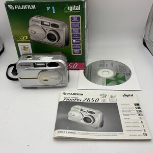 Fujifilm FinePix 2650 Digital Camera 2MP 3x Zoom Vintage Y2K w Box Manual CD